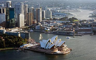 Half Day Morning Sydney City Cruise and Bondi Beach Tours from Sydney
