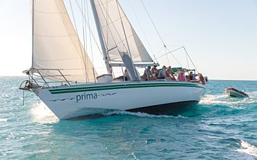 2 Day/1 Night Prima Whitsunday Islands Sailing Tour from Airlie Beach